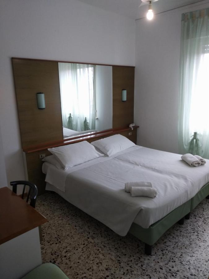 Hotel Otello Punta Marina Bagian luar foto