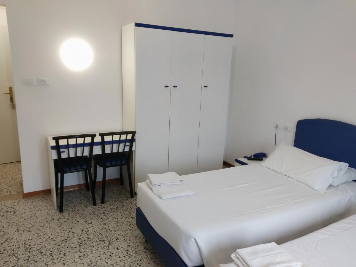 Hotel Otello Punta Marina Bagian luar foto