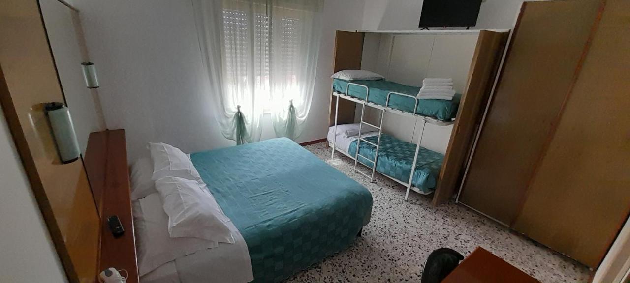 Hotel Otello Punta Marina Bagian luar foto