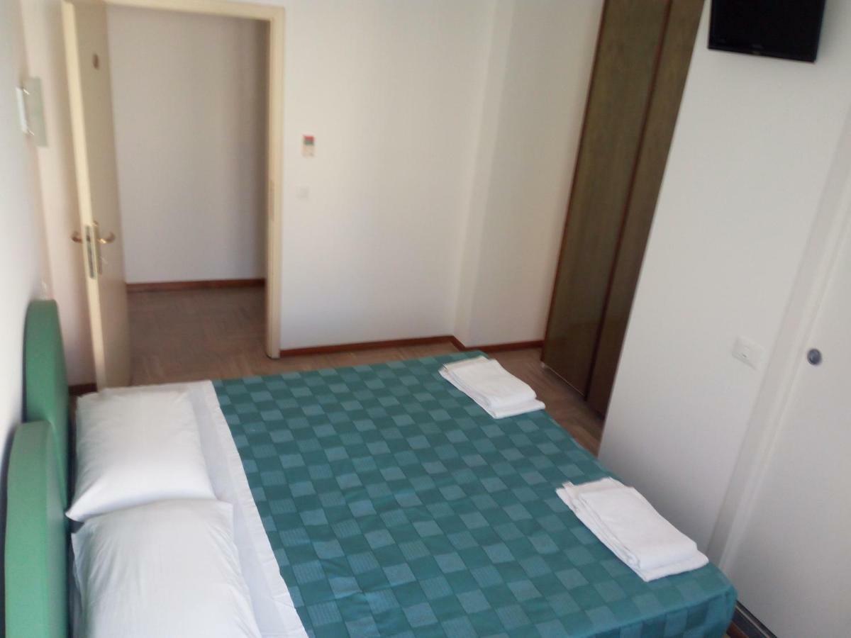 Hotel Otello Punta Marina Bagian luar foto