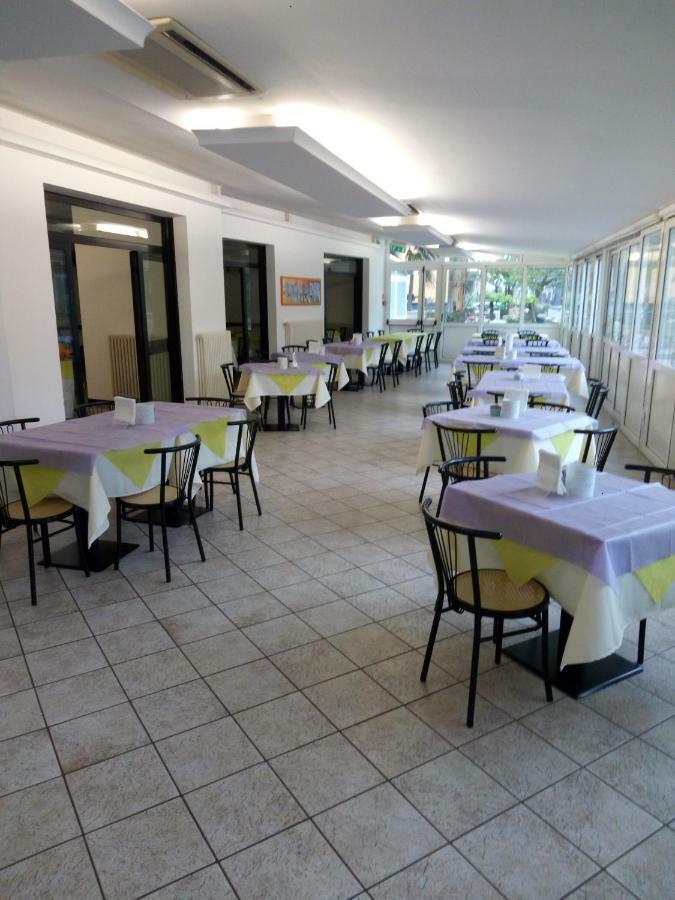 Hotel Otello Punta Marina Bagian luar foto