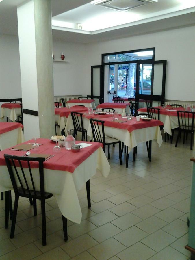 Hotel Otello Punta Marina Bagian luar foto