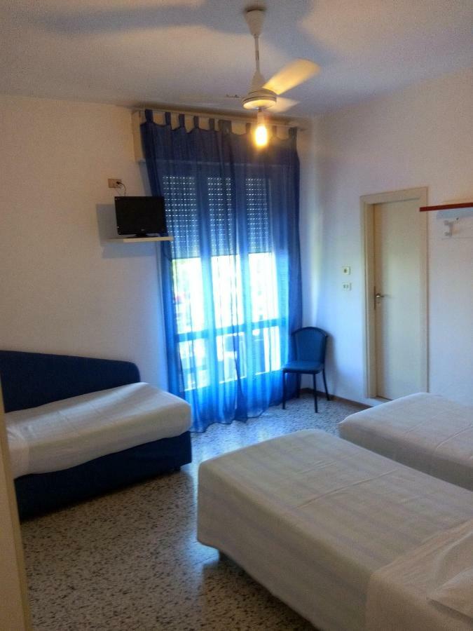 Hotel Otello Punta Marina Bagian luar foto